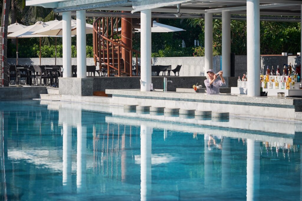 pool-bar-premier-village-danang