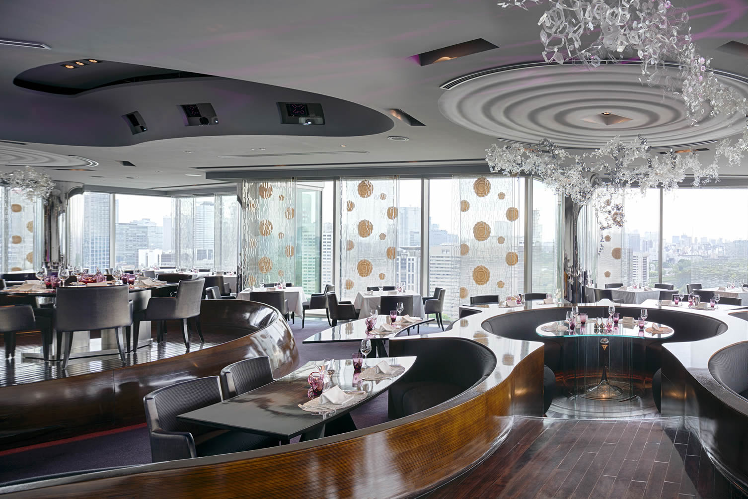 The Peninsula Tokyo, five star hotels in japan by Luxperia