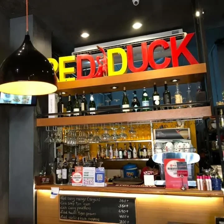 Red-Duck-luxperia