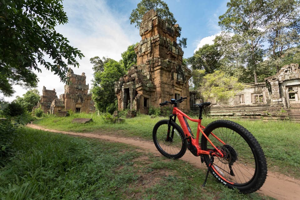 Sunrise Angkor by electric Mountain Bike - Luxperia