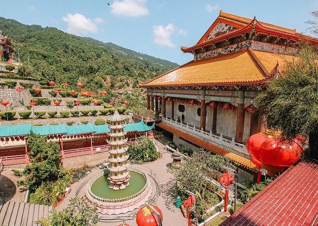 Kek Lok Si Temple and Botanical Gardens Escape - Luxperia Travel