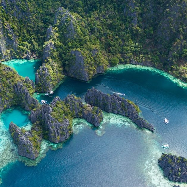 twin-lagoon-coron-palawan-luxperia