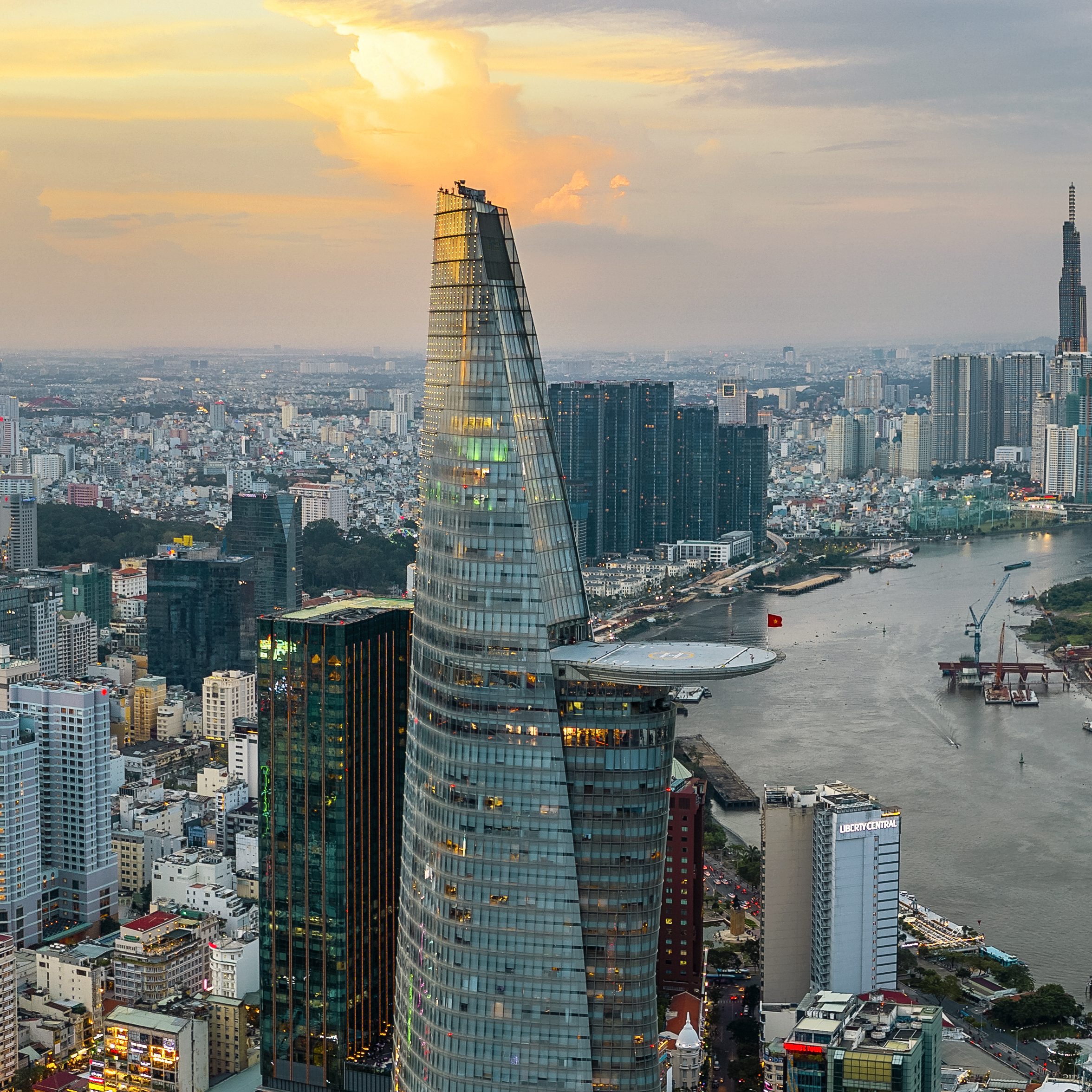 Bitexco_Financial_Tower-hcmcity-lu?pertia