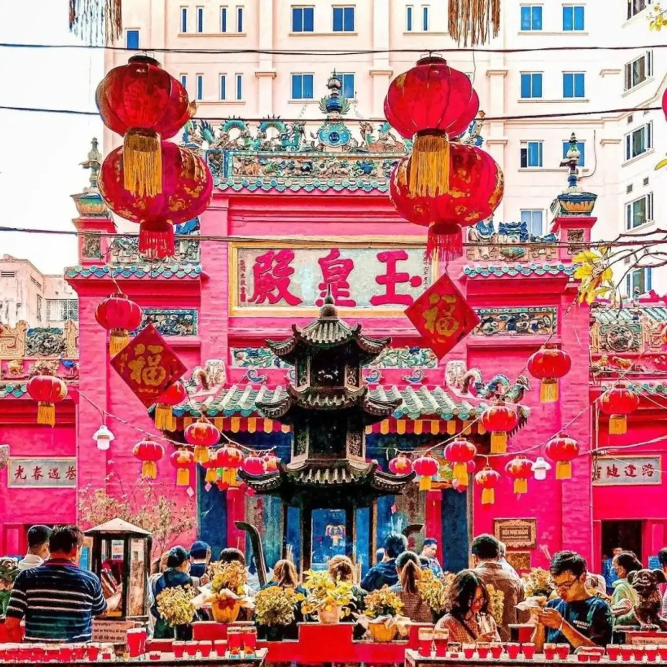 chua-ngoc-hoang-saigon-luxperia