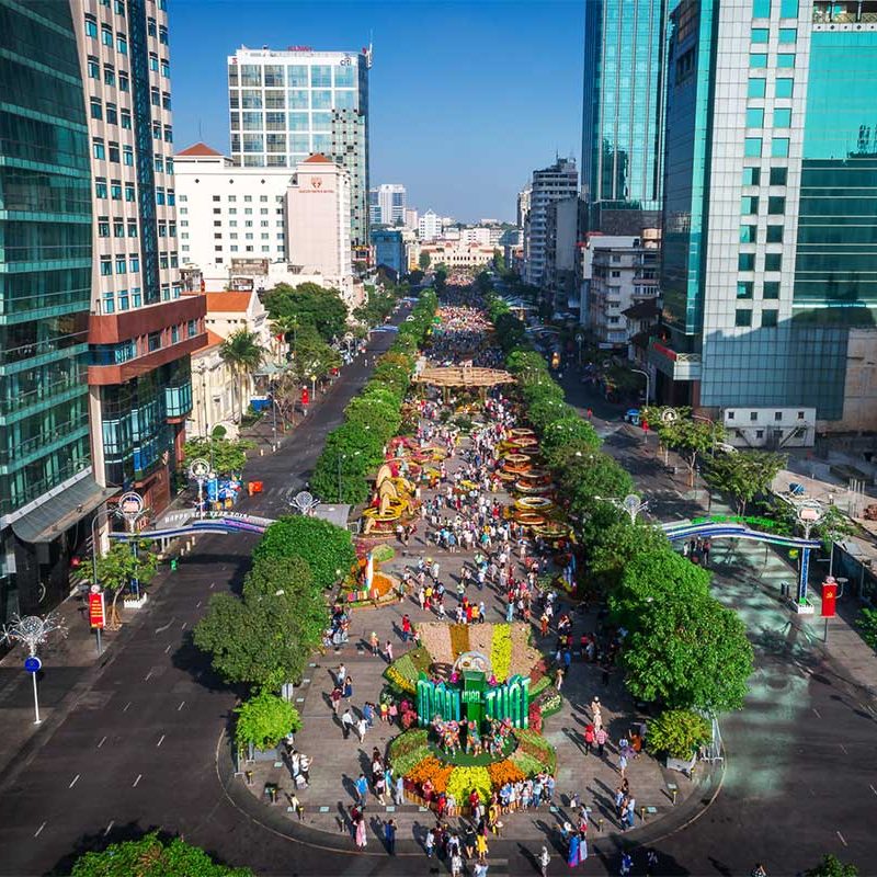 nguyen-hue-walking-street-luxperia