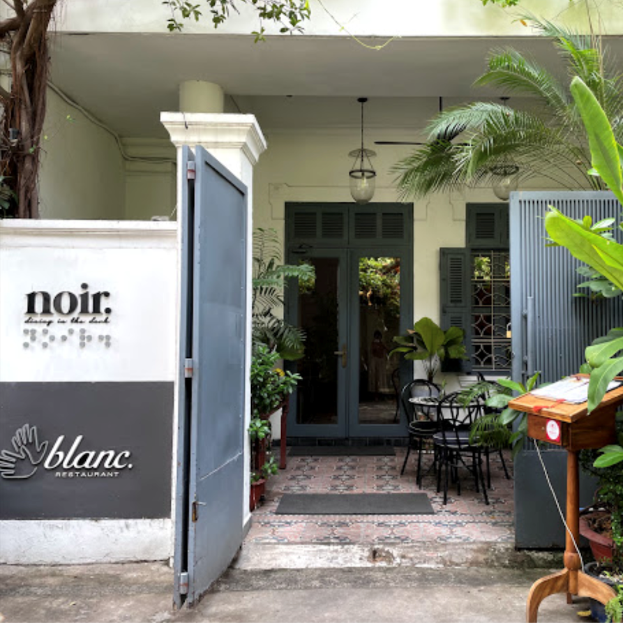 noir-saigon-luxpreia