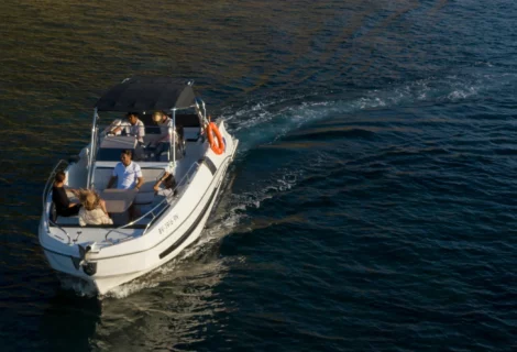 Island_Escapes_and_Boat_Charters-e1724922294579-470x320