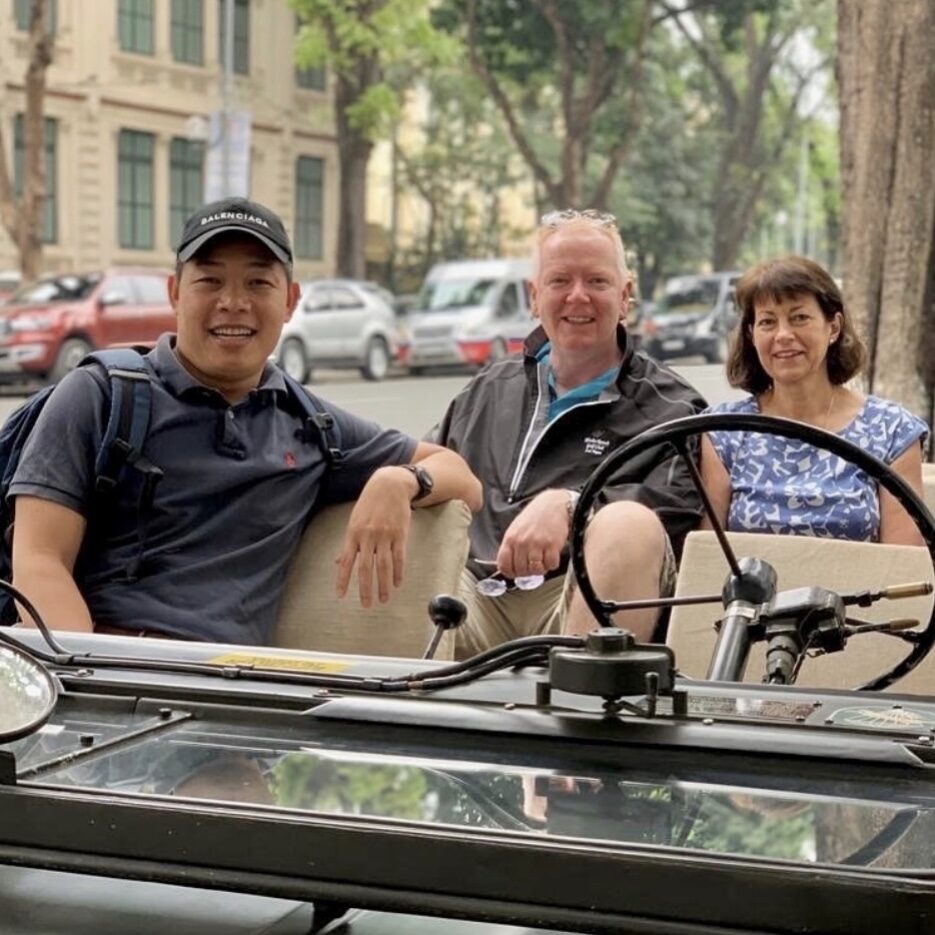 Private street walking food tour in Hanoi